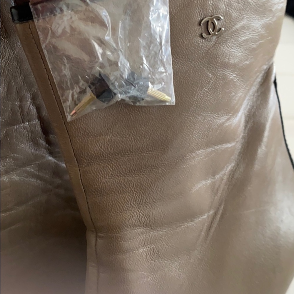 Chanel leather booties Gray w black used - Picture 7 of 7
